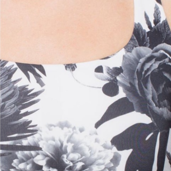 Lululemon energy bra - Picture 4 of 8